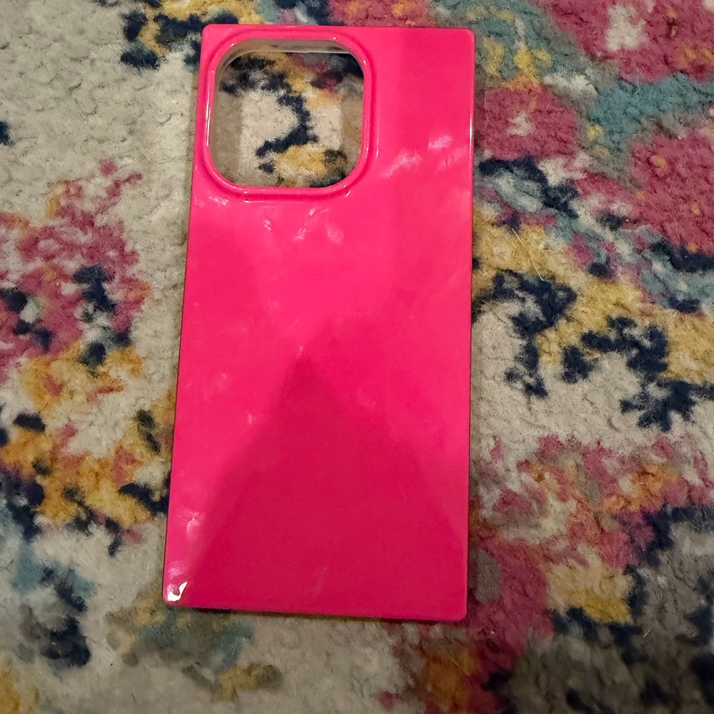 Flaunt Vibrant Pink Phone Cover